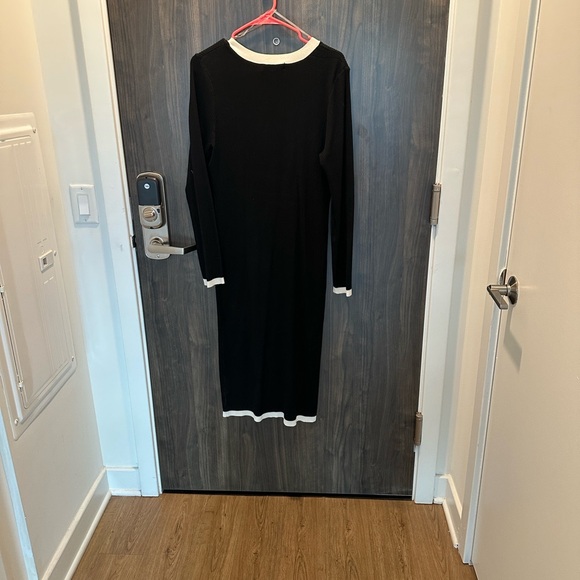 Almost Famous Black Sweater Dress with White Trim - Picture 4 of 4